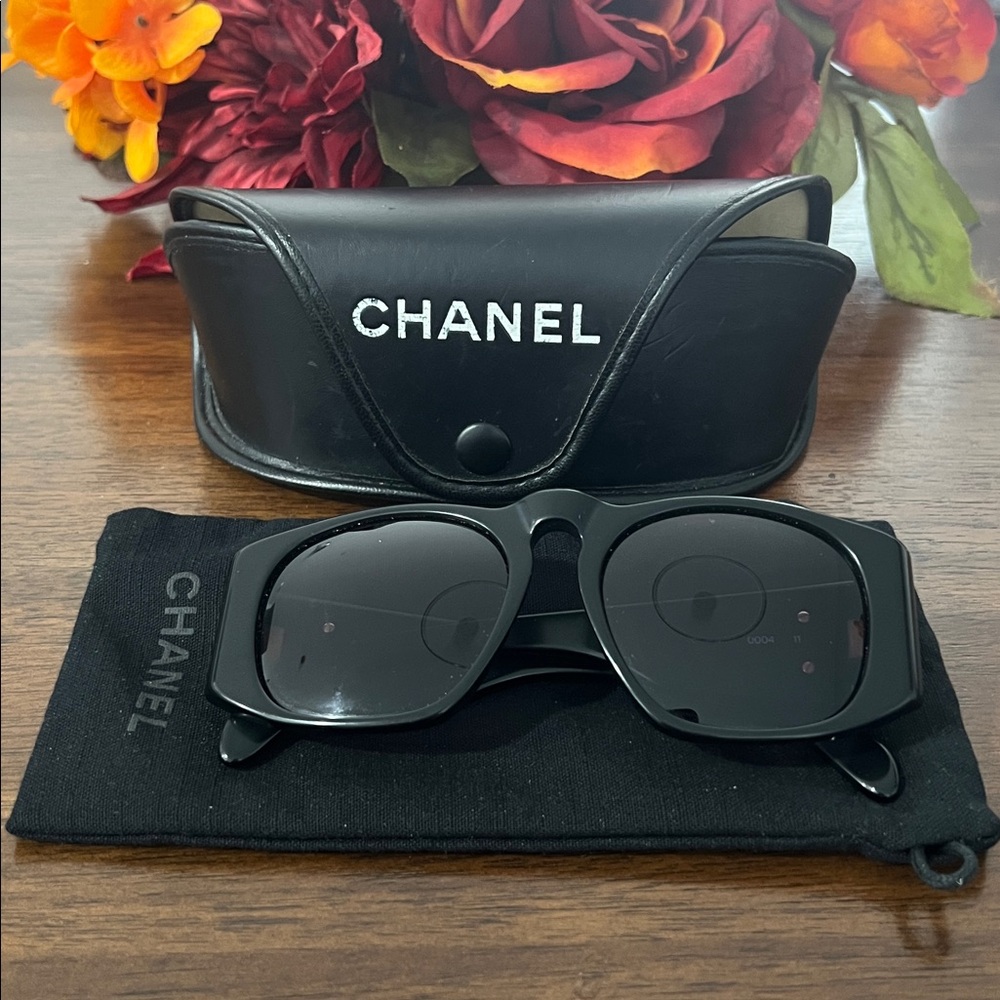 Authentic Chanel Vintage Sunglasses - GUC